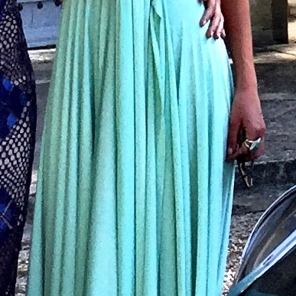 TWOBIRDS NEW YORK Classic Ballgown - Picture 2 of 4